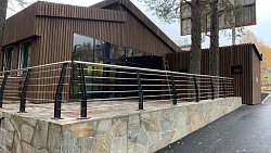 В Челябинской области построили парк с воздушными тропами и открытой галереей