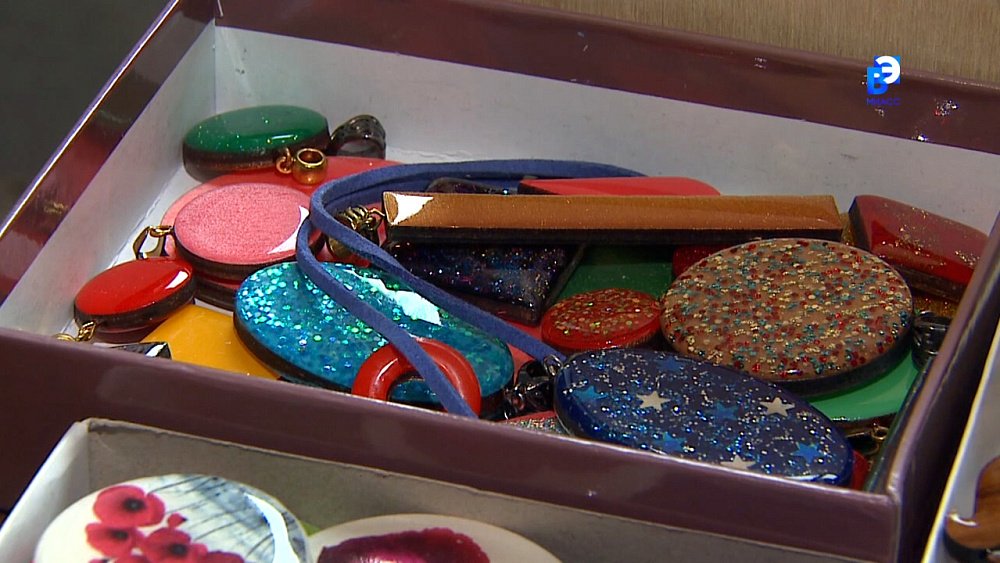 Мастерица из Миасса создает украшения из дерева