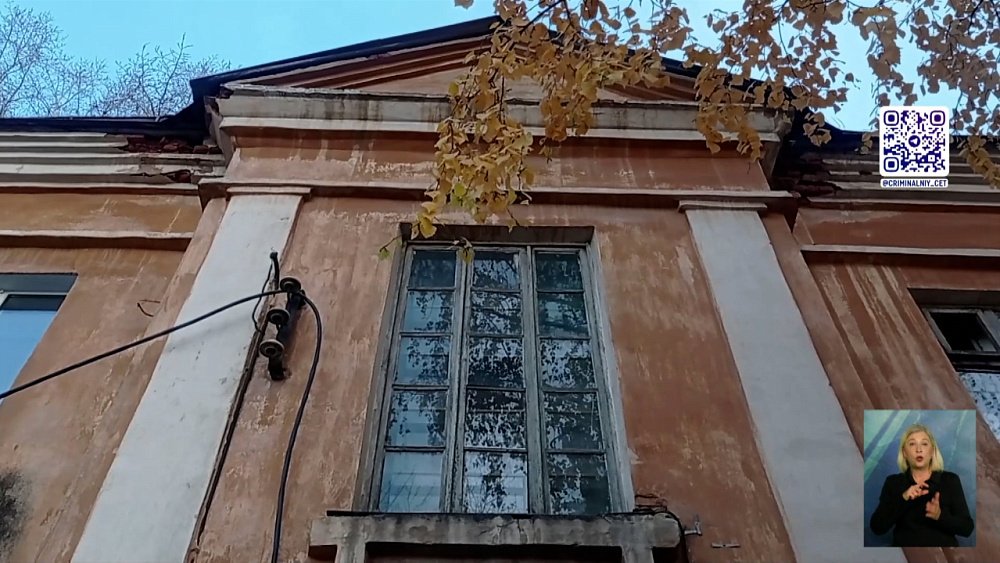 В Златоусте мужчина заперся в чужой квартире