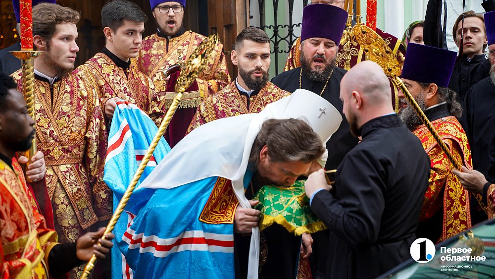 В Челябинск прибыл ковчег с мощами блаженной Матроны Московской