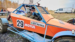 Челябинские гонщики закрыли летний сезон состязаниями по автокроссу