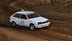 Челябинские гонщики закрыли летний сезон состязаниями по автокроссу