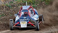 Челябинские гонщики закрыли летний сезон состязаниями по автокроссу