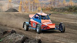 Челябинские гонщики закрыли летний сезон состязаниями по автокроссу