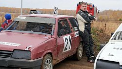 Челябинские гонщики закрыли летний сезон состязаниями по автокроссу