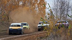 Челябинские гонщики закрыли летний сезон состязаниями по автокроссу