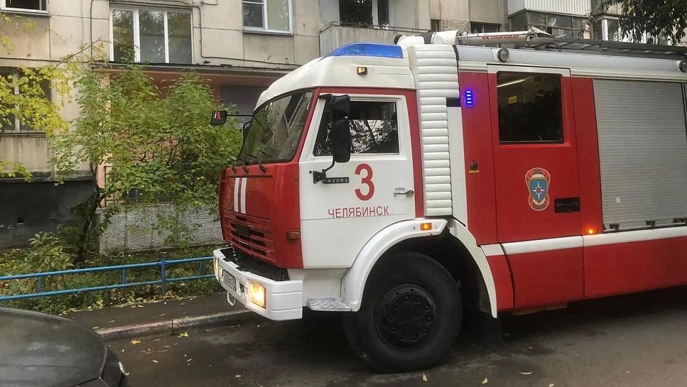 Мужчина погиб на пожаре в многоэтажке в центре Челябинска