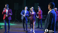 В Челябинске во дворце спорта «Юность» выступил «Хор Турецкого»