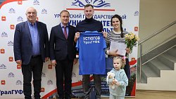 Российский лыжник Сергей Устюгов получил диплом магистра УралГУФК