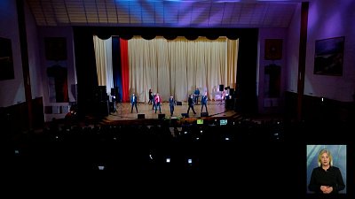 Перед военнослужащими выступил хор Турецкого