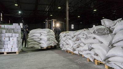 127 тонн конфискованного сахара передали челябинские таможенники социальным учреждениям