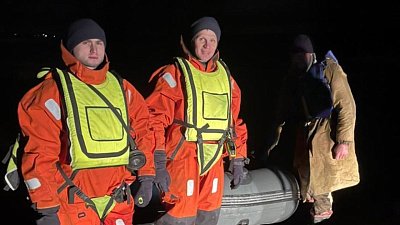 В Аргаяшском районе спасатели эвакуировали рыбака, попавшего на отмель