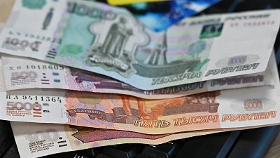 Челябинские учителя, госслужащие и медики больше остальных недовольны зарплатой