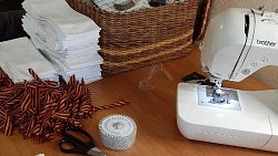 В Озерске мастерицы шьют теплые пояса для мобилизованных