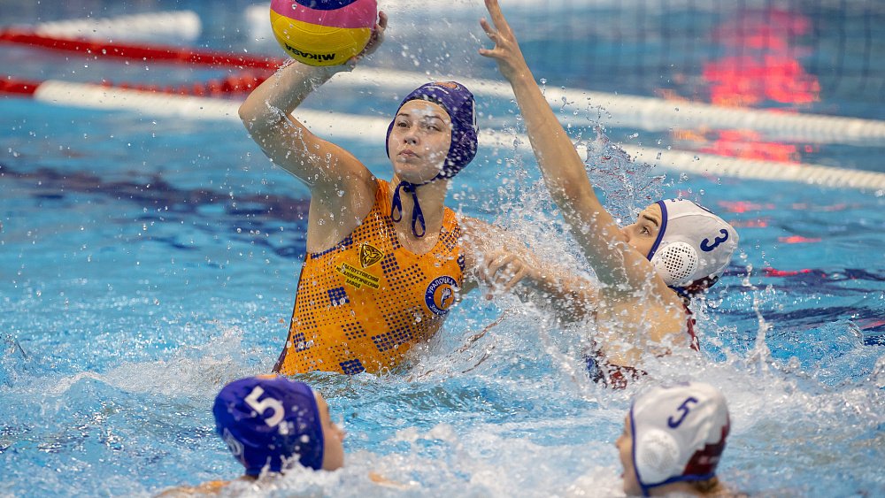 В Златоусте стартовало первенство России по водному поло