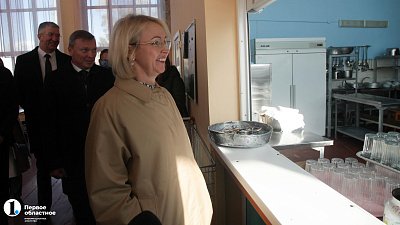 Ирина Гехт оценила капитальный ремонт школы под Челябинском