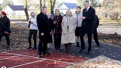 Ирина Гехт оценила капитальный ремонт школы под Челябинском