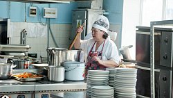 Ирина Гехт оценила капитальный ремонт школы под Челябинском