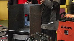 Потомки «черных ножей» и печки для палаток: Златоуст налаживает необычное производство для армии