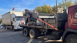 Челябинские депутаты Госдумы передали донецким спасателям машину для разминирования