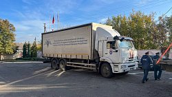 Челябинские депутаты Госдумы передали донецким спасателям машину для разминирования