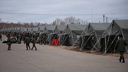 Алексей Текслер оценил условия палаточного лагеря для мобилизованных в Чебаркуле