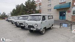 Алексей Текслер поручил передать военным 12 санитарных УАЗов из Челябинска