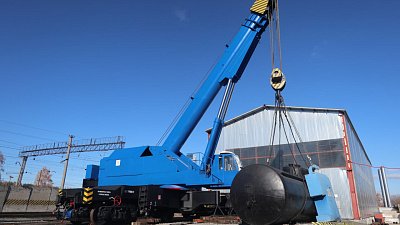 В Челябинске создали железнодорожный кран грузоподъемностью до 200 тонн