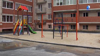 Сироты Миасса получают жильё