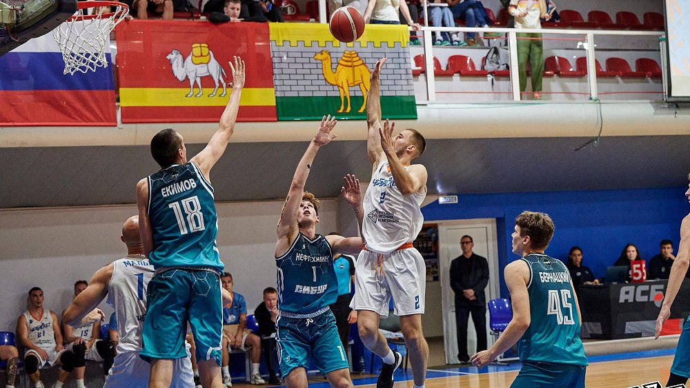 Баскетболисты «Челбаскета» поделили очки с «Нефтехимиком» в Высшей лиге