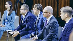 Челябинский учитель предложил Кравцову вывести проект «Дети — детям» на федеральный уровень