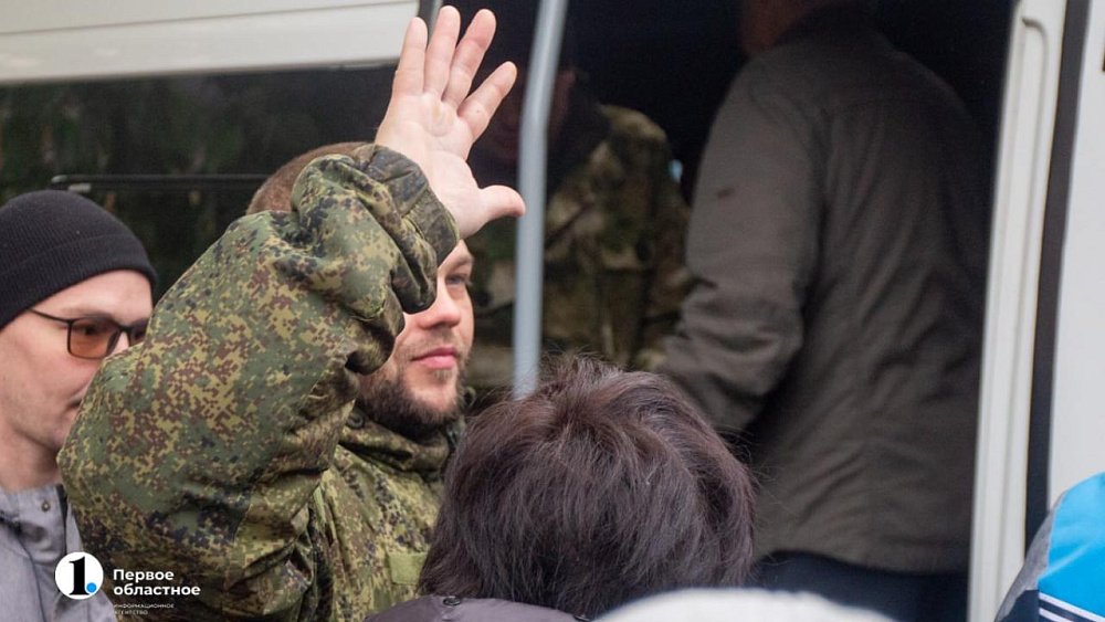 В чебаркульский центр подготовки из Челябинска отправились 68 «воинов света»