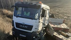 Водитель грузовика погиб при столкновении с фурой под Челябинском