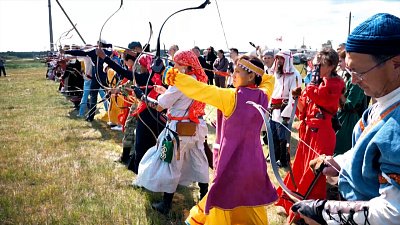 Самоцветы Урала: от стрельбы из лука до мокрого валяния