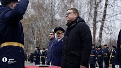 Алексей Текслер поздравил выпускников филиала Военно-воздушной академии