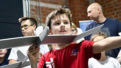 Более 100 юных спортсменов приняли участие в фестивале по авиамоделированию в Челябинске