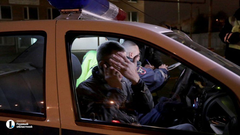 Полицейские в Челябинске устроили погоню за пьяным водителем без прав