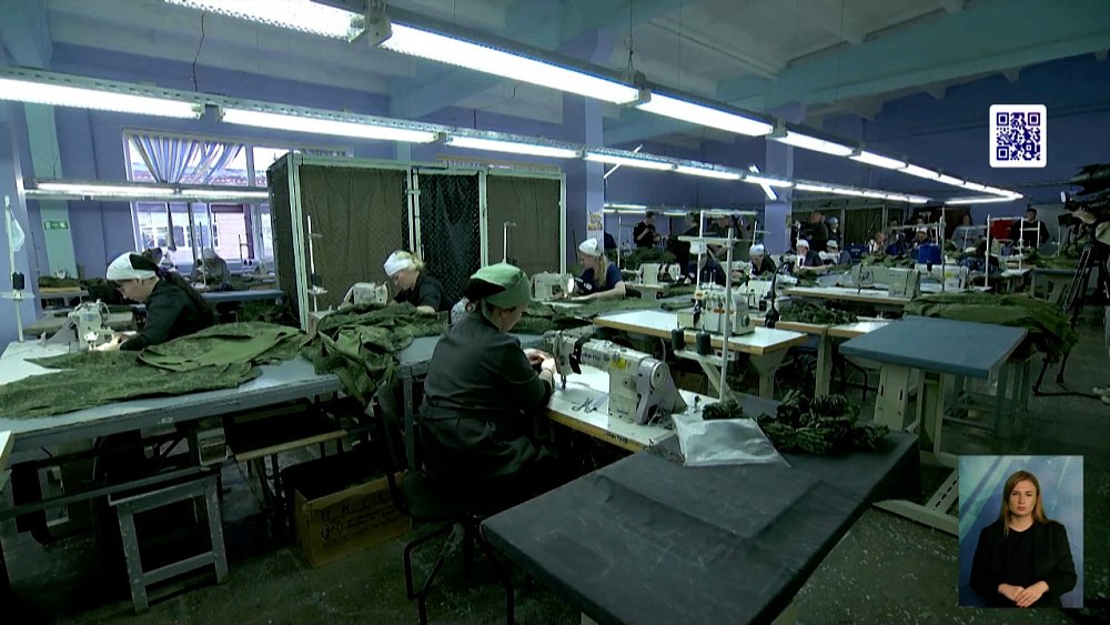 В Челябинске шьют снаряжение для военных