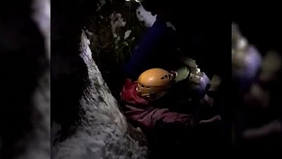 В Увельском районе женщина застряла в пещере во время экскурсии