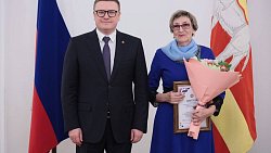 Алексей Текслер вручил региональные премии в сфере национальной политики