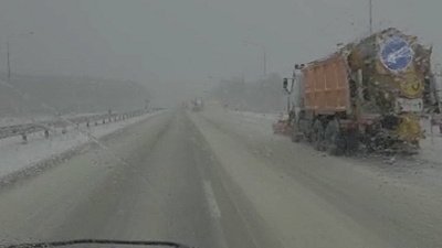 Трассу М-5 в Челябинской области чистят более 100 единиц спецтехники