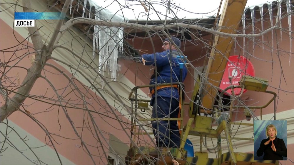 С улиц Челябинска вывозят снег