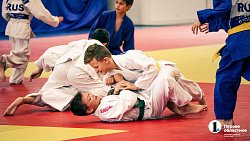 Дзюдоисты Юрий Степкин и Денис Ярцев дали мастер‑класс юным спортсменам в Челябинске