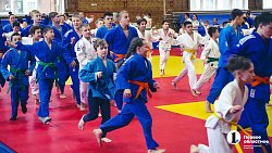 Дзюдоисты Юрий Степкин и Денис Ярцев дали мастер‑класс юным спортсменам в Челябинске