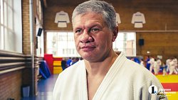 Дзюдоисты Юрий Степкин и Денис Ярцев дали мастер‑класс юным спортсменам в Челябинске