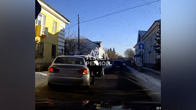 Буйная автоледи попала в объектив камеры видеорегистратора