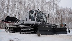 Алексей Текслер подарил лыжникам из Полетаево новый ратрак