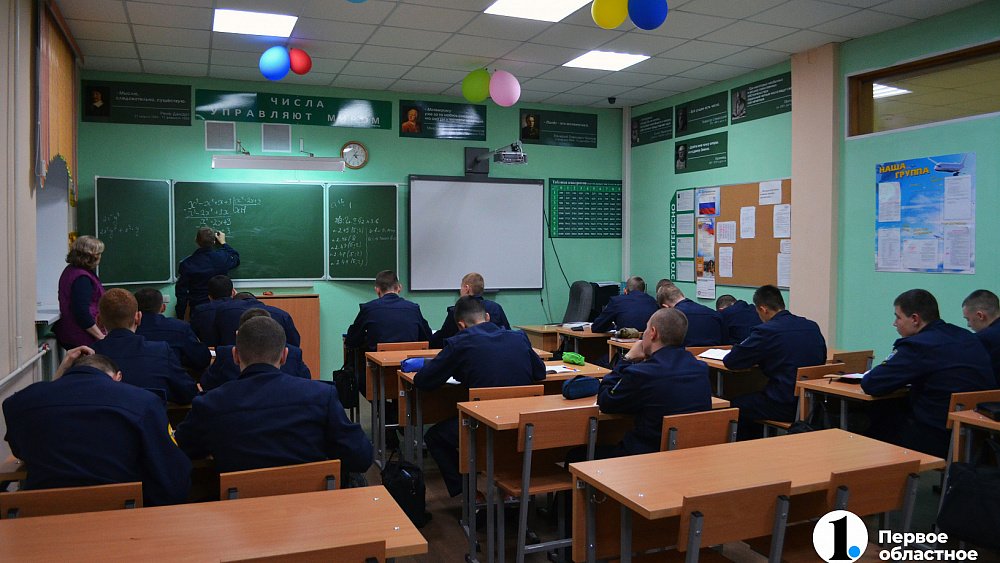 Курсы начальной военной подготовки в российских школах введут в 2023 году