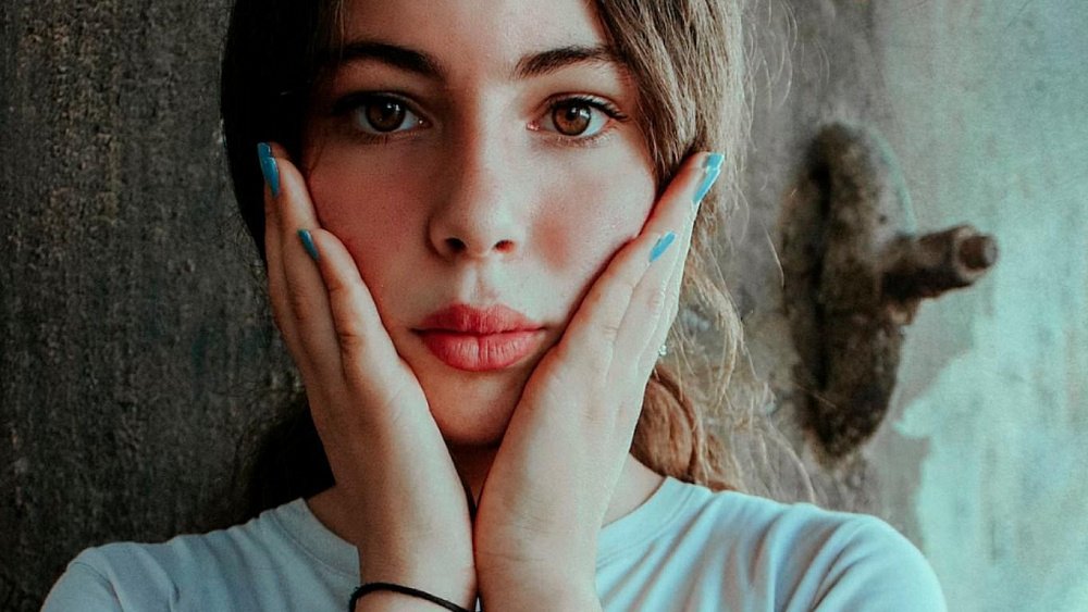 Закусывание щек изнутри является опасной привычкой