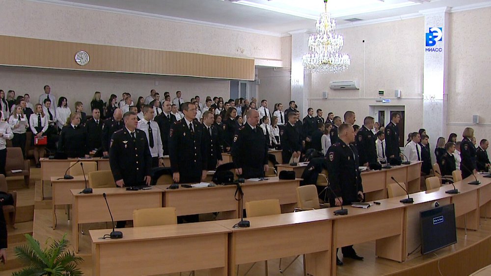 В Миассе чествуют полицейских